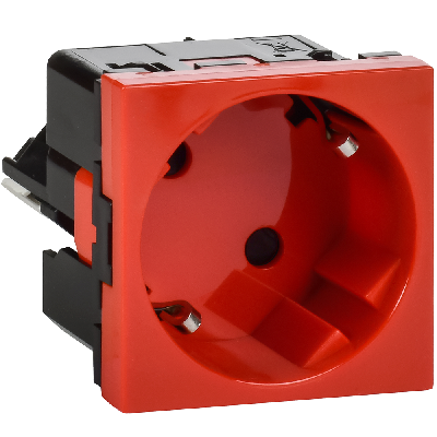 Розетка 45град с заземляющим контактом защитной шторкой и безвинтовым зажимом (2 модуля) красная