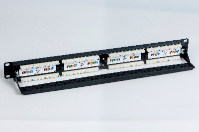 Патч-панель 19' 1U 24 порта RJ45 категория 6 Dual IDC ROHS черный